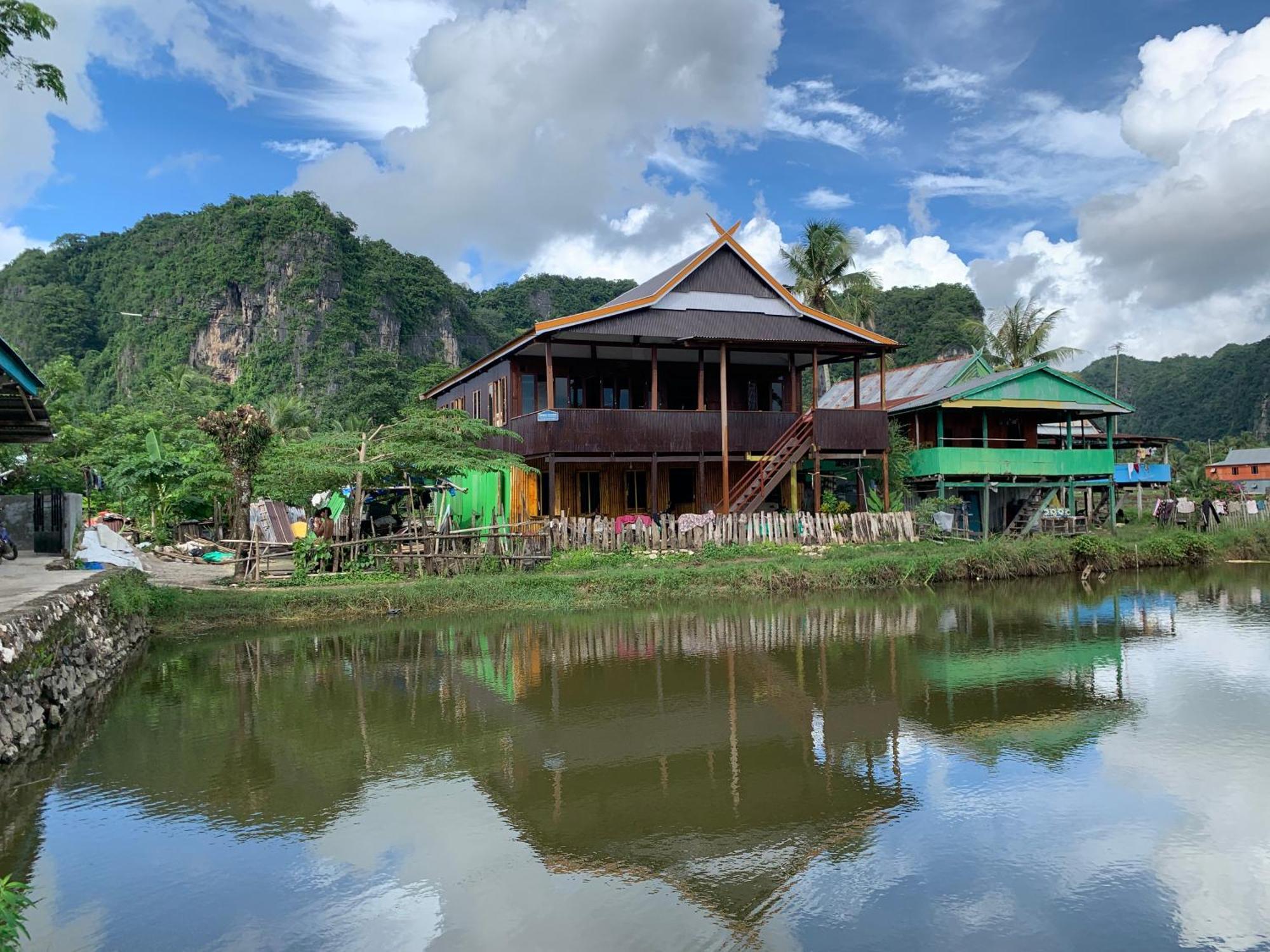 Nasrul House Homestay For Backpackers Maros Exterior photo