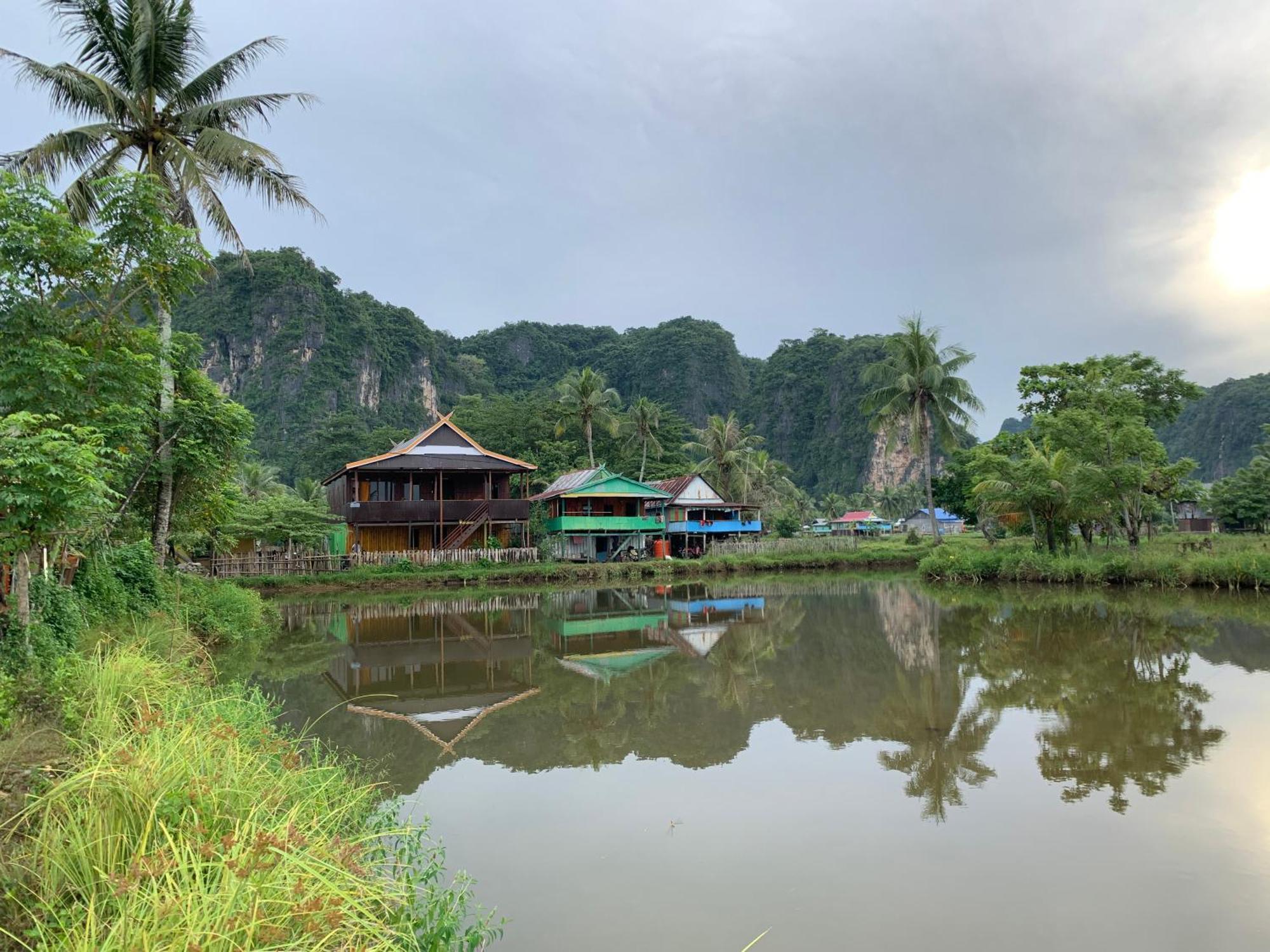 Nasrul House Homestay For Backpackers Maros Exterior photo