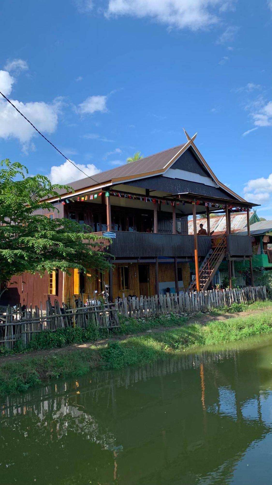 Nasrul House Homestay For Backpackers Maros Exterior photo